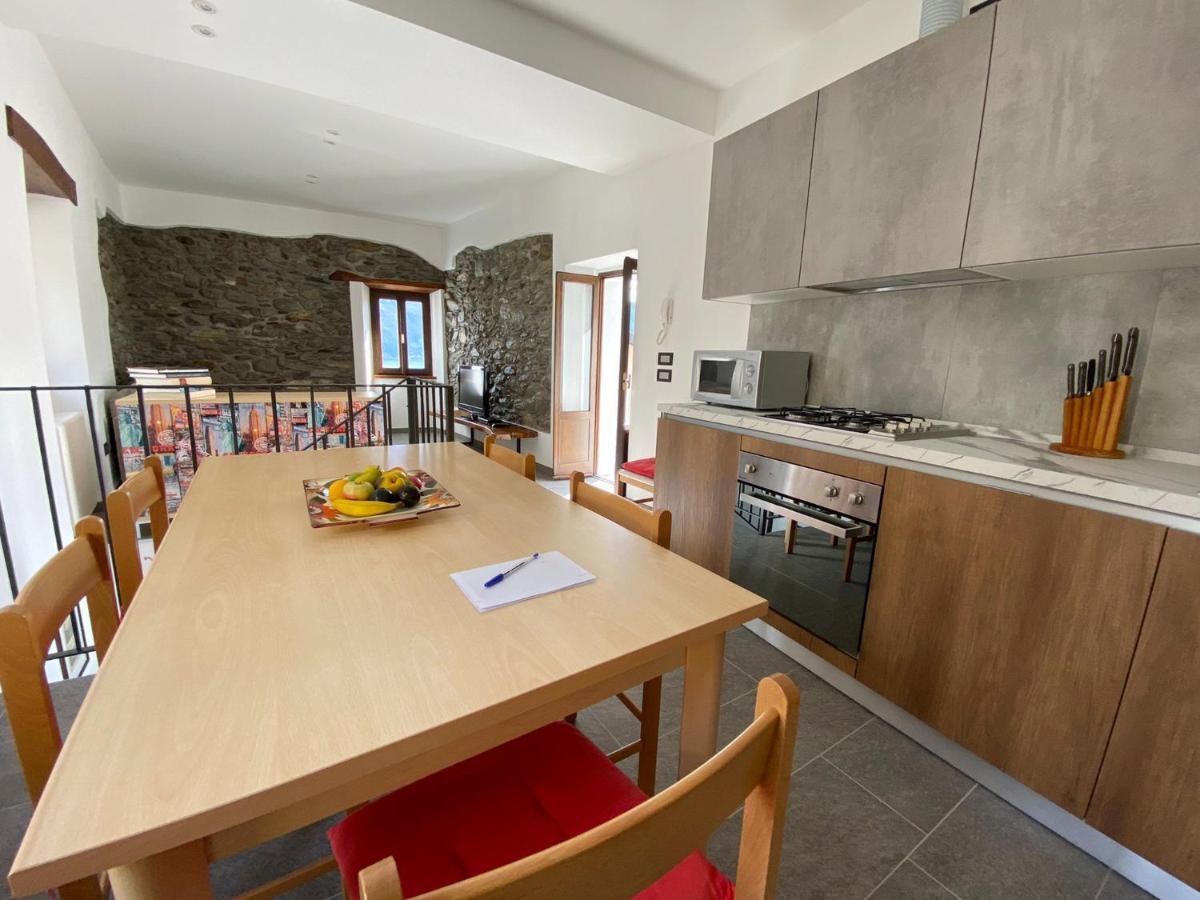 Independent Stone House With Lake View Musso Bagian luar foto