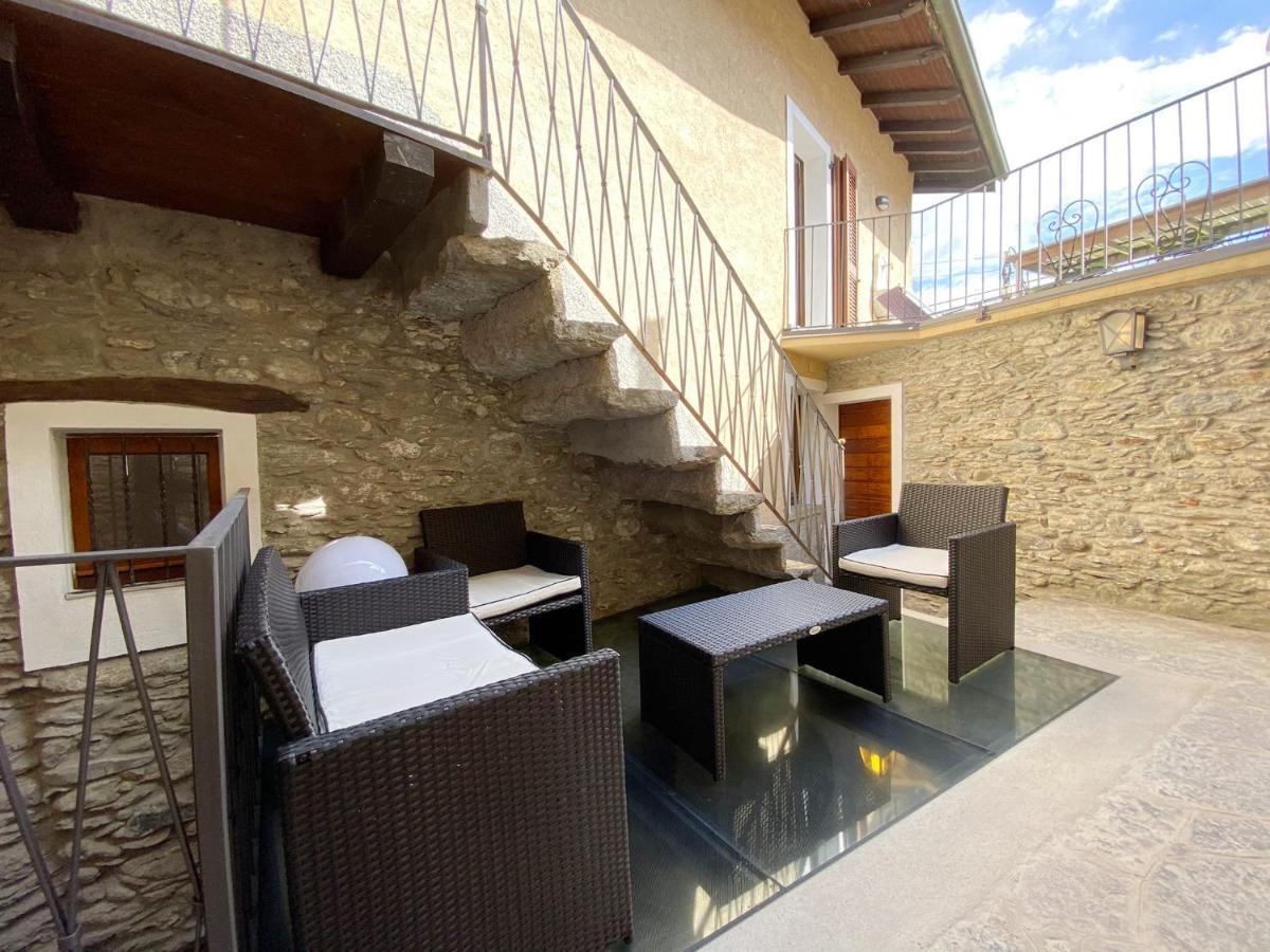 Independent Stone House With Lake View Musso Bagian luar foto