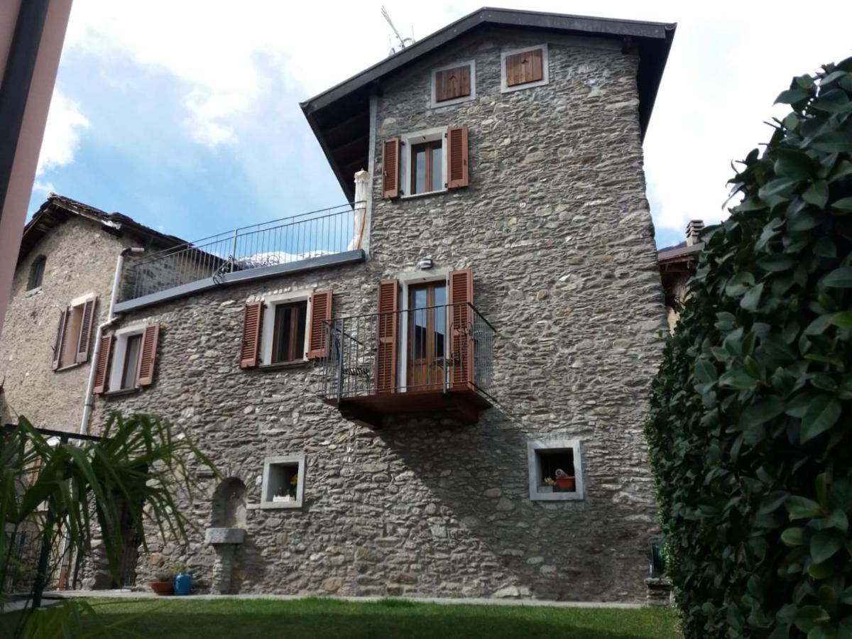 Independent Stone House With Lake View Musso Bagian luar foto