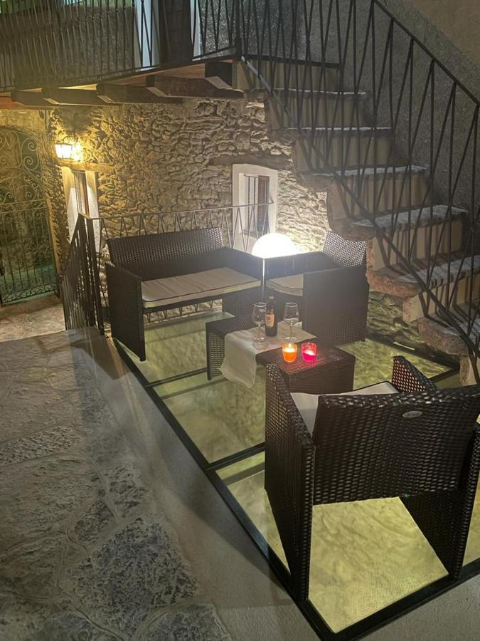 Independent Stone House With Lake View Musso Bagian luar foto