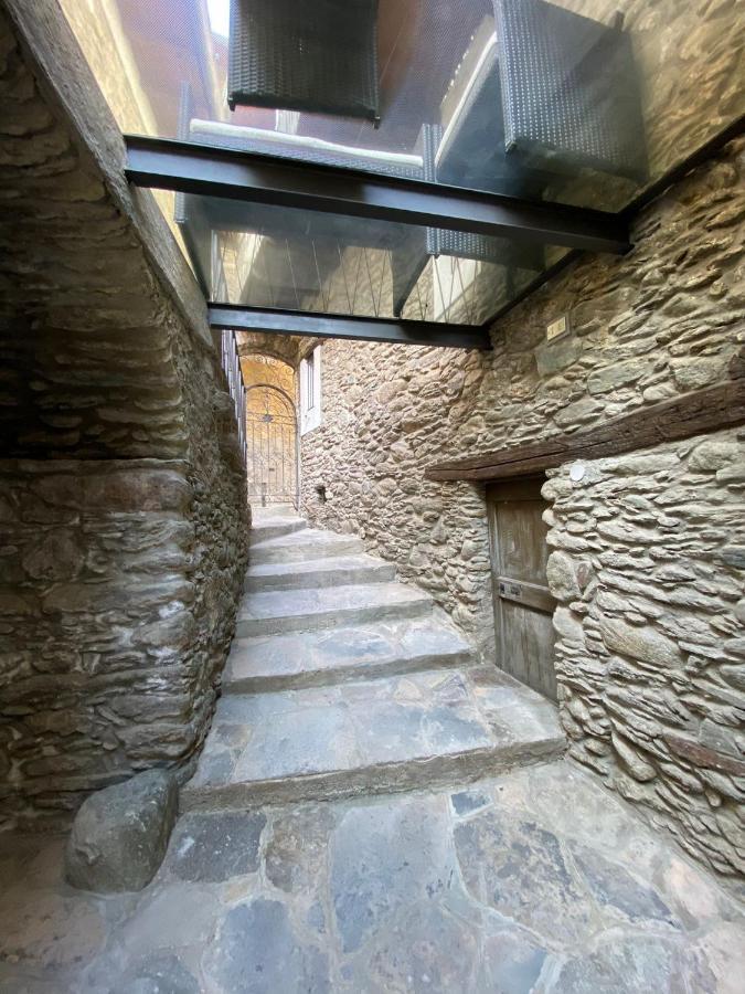 Independent Stone House With Lake View Musso Bagian luar foto