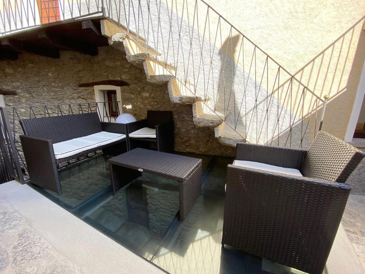 Independent Stone House With Lake View Musso Bagian luar foto