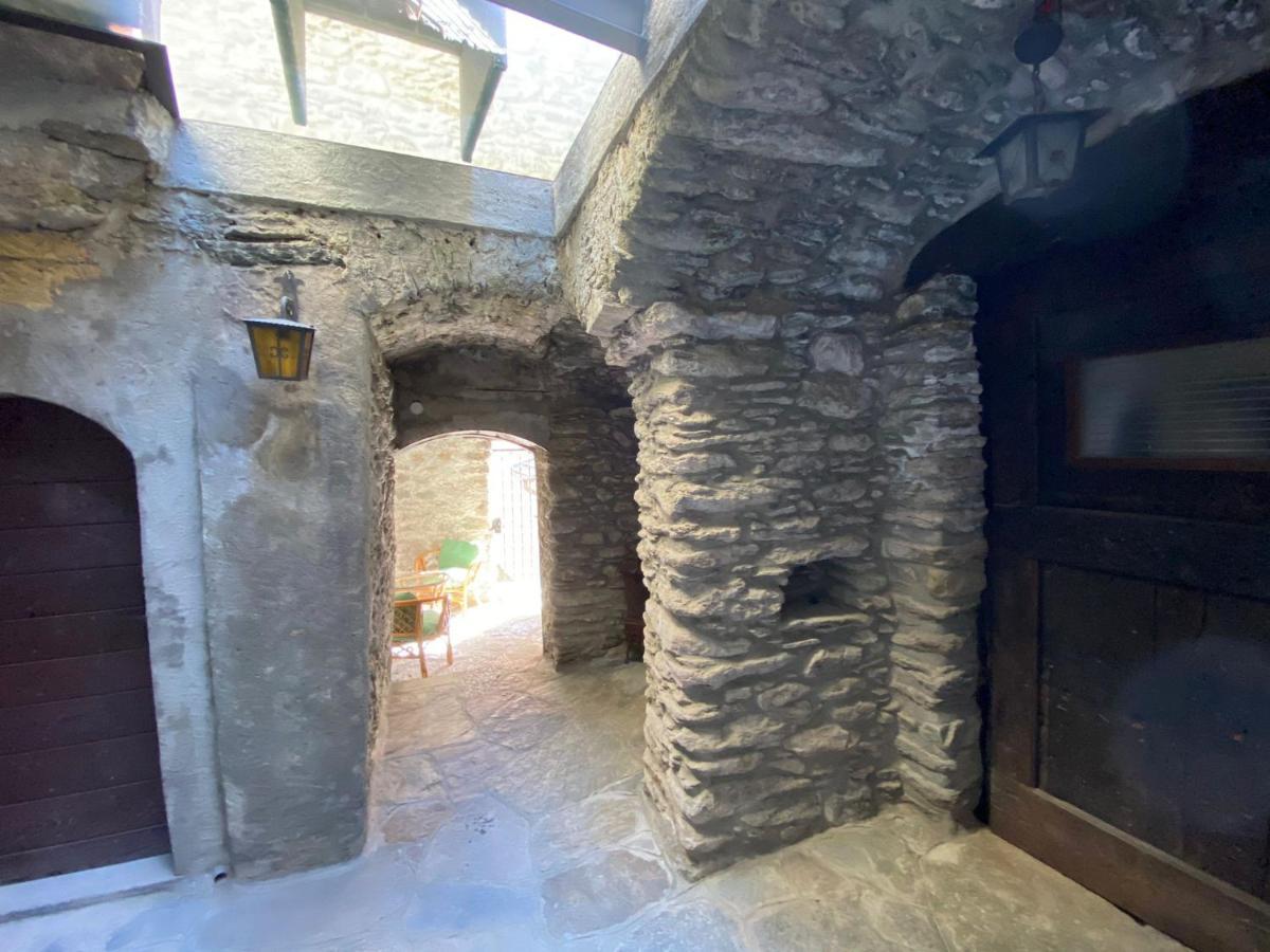 Independent Stone House With Lake View Musso Bagian luar foto