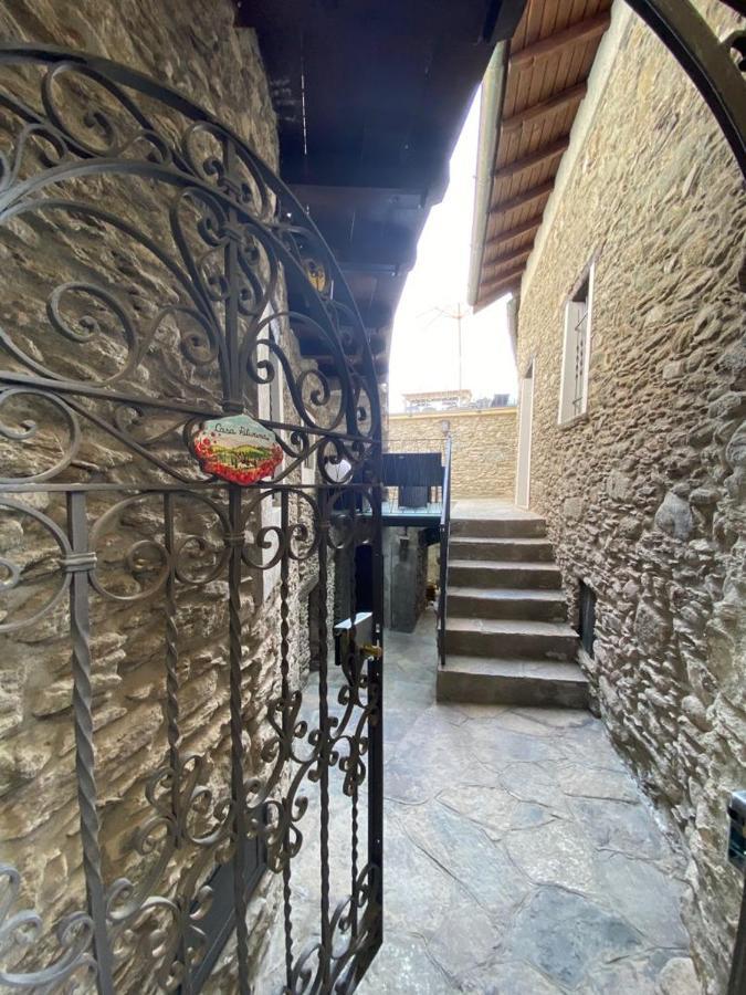 Independent Stone House With Lake View Musso Bagian luar foto