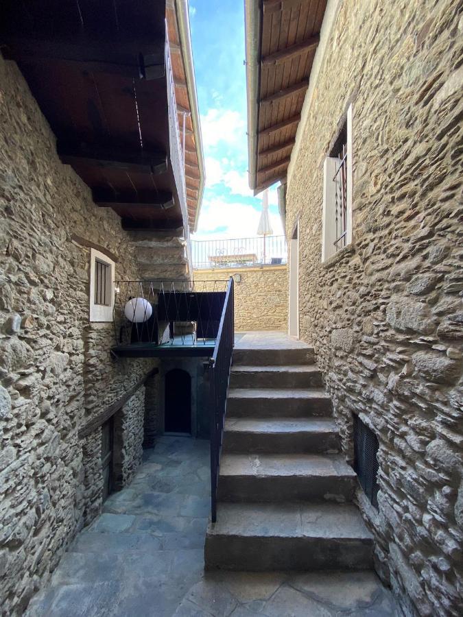 Independent Stone House With Lake View Musso Bagian luar foto