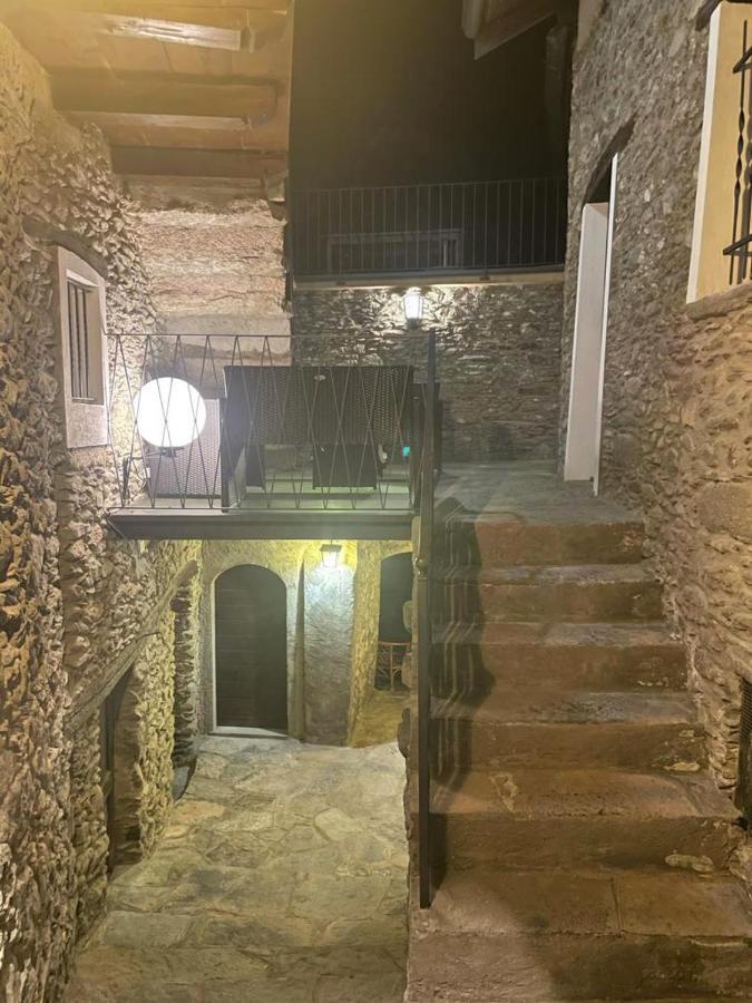 Independent Stone House With Lake View Musso Bagian luar foto